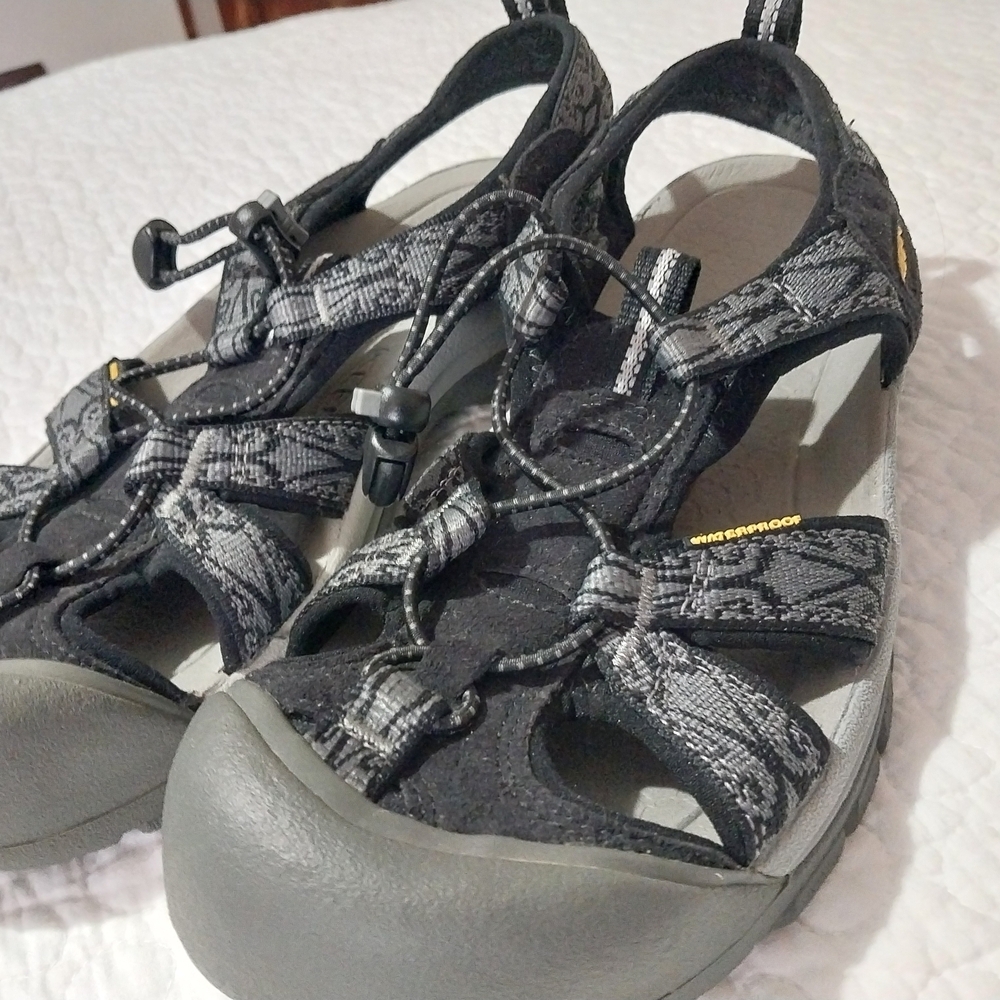 Keen Black and Gray Sandals - Picture 4 of 10